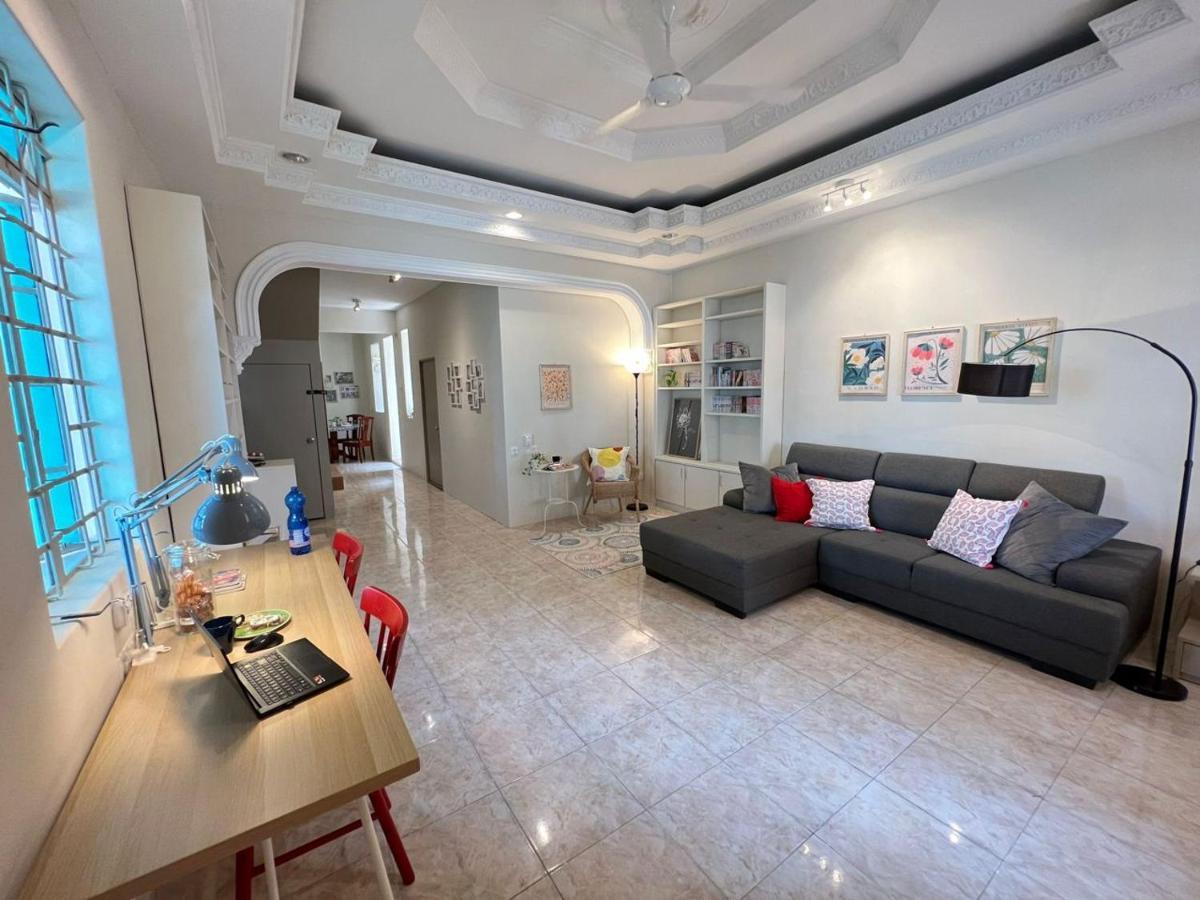 Myroom Georgetown, Off Jalan Burma, Gurney Drive Esterno foto