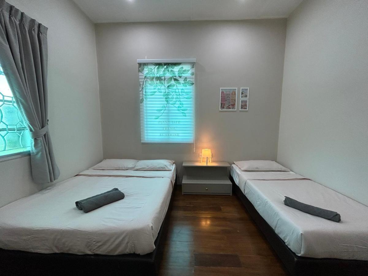 Myroom Georgetown, Off Jalan Burma, Gurney Drive Esterno foto