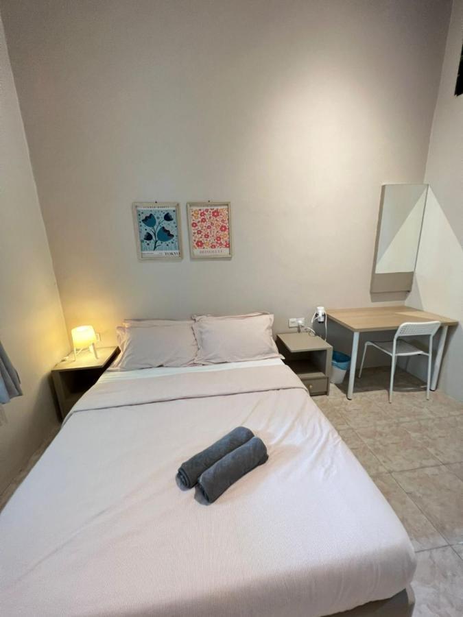Myroom Georgetown, Off Jalan Burma, Gurney Drive Esterno foto