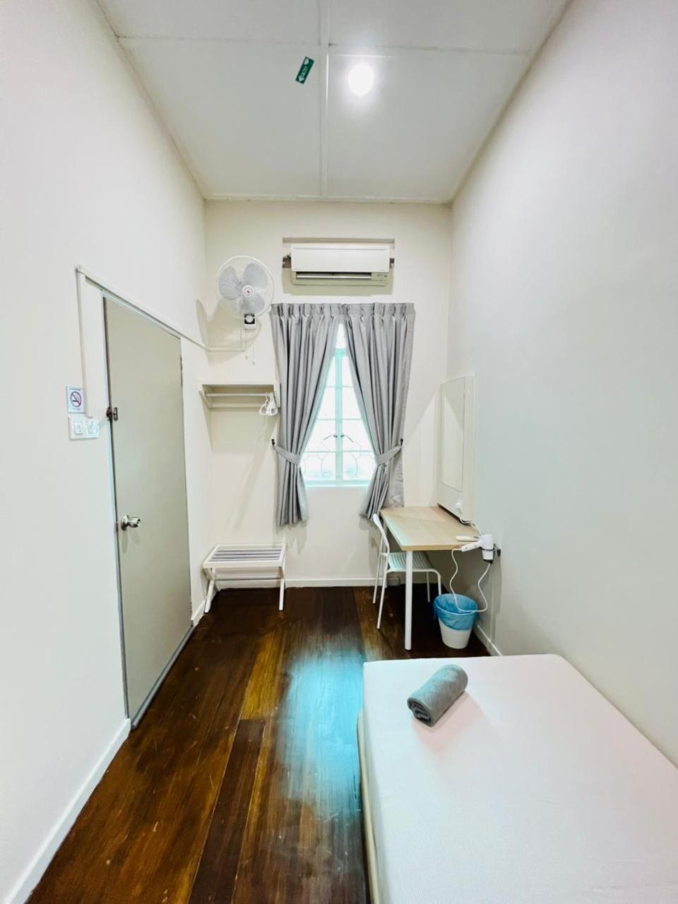 Myroom Georgetown, Off Jalan Burma, Gurney Drive Esterno foto