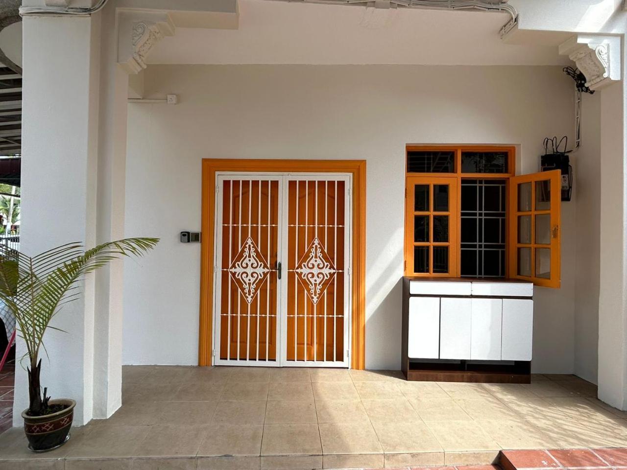 Myroom Georgetown, Off Jalan Burma, Gurney Drive Esterno foto