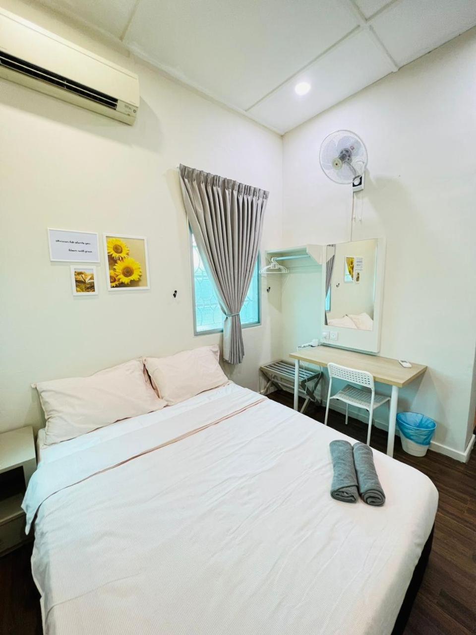 Myroom Georgetown, Off Jalan Burma, Gurney Drive Esterno foto